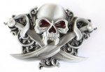 G&uuml;rtelschnalle - Piraten Skull mit Strasssteinen